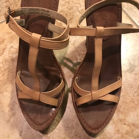 Elizabeth and James sandal size 39B - Picture 3 of 3